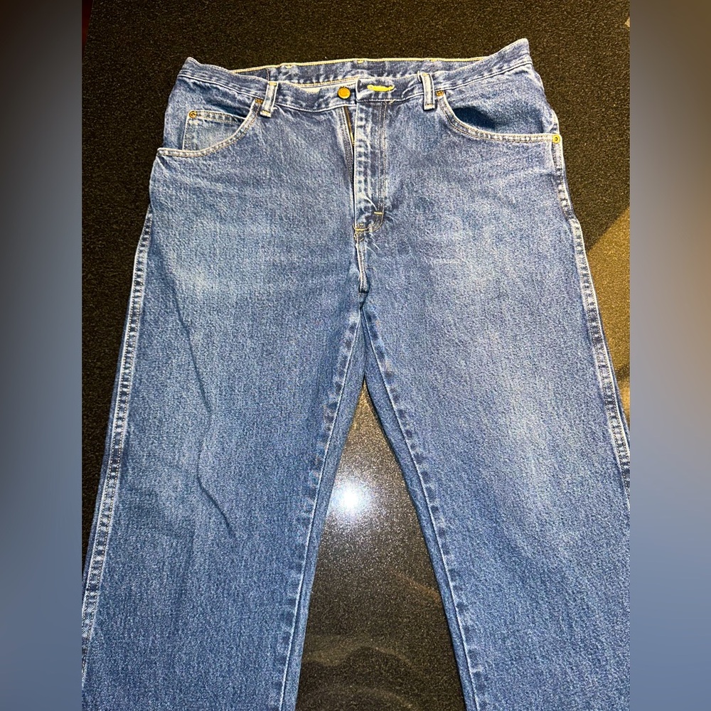 Men’s Wrangler Blue Jeans